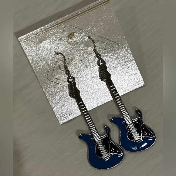 Guitar earrings - Picture 2 of 3